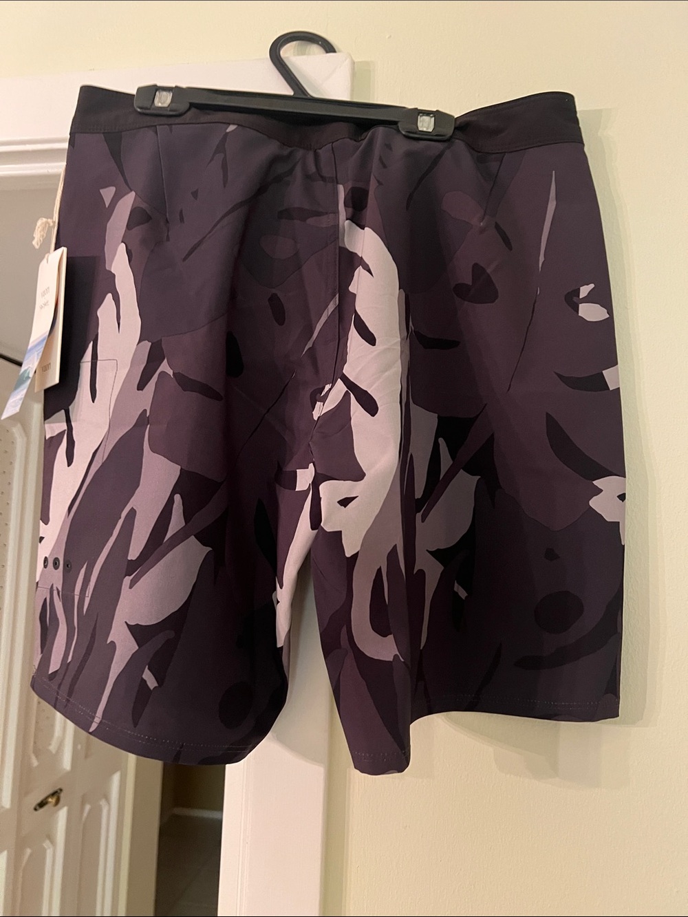 Vuori Men’s Black & Gray Abstract Camo Swim Board Shorts